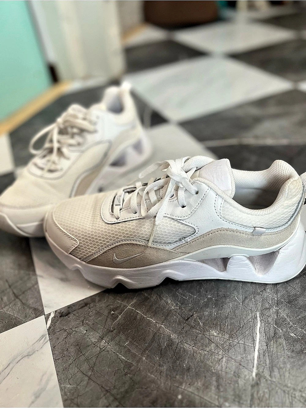 Nike Vista Lite Women's White & Gray Athletic Shoes